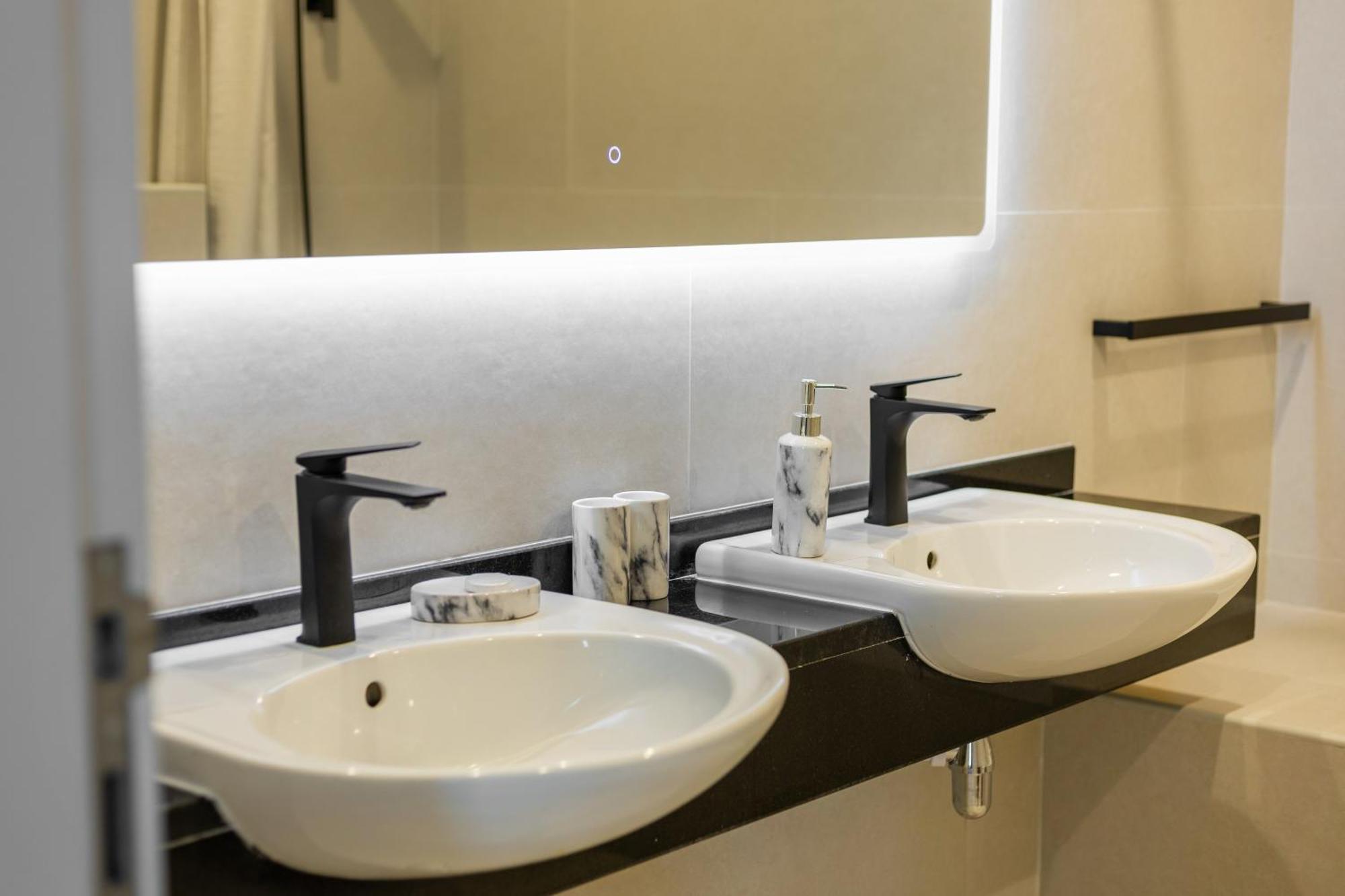 Huge Jbr Marina Apartment